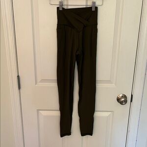 Aerie OFFLINE High-Rise Leggings in Dark Green